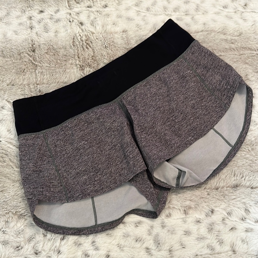 Lululemon Speed-Up Low Rise 2.5” short Heather Lux Multi Black/Black Sz 4